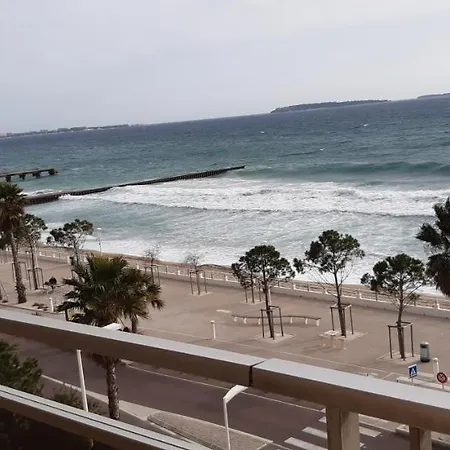 Great Waterfront In Boccacabana Apartment